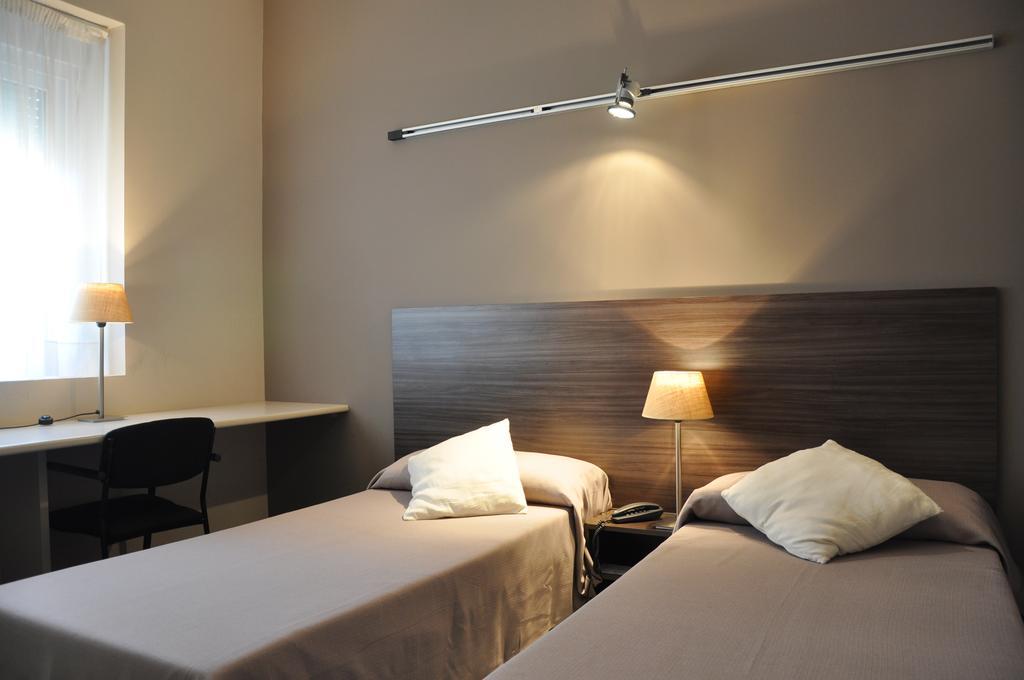 Residencia D'Investigadors Ostello Barcellona Esterno foto