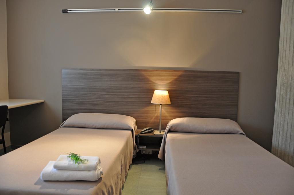 Residencia D'Investigadors Ostello Barcellona Esterno foto