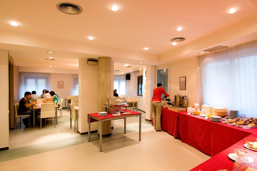 Residencia D'Investigadors Ostello Barcellona Esterno foto