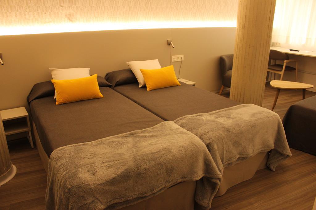 Residencia D'Investigadors Ostello Barcellona Esterno foto