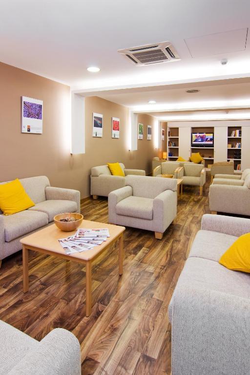 Residencia D'Investigadors Ostello Barcellona Esterno foto